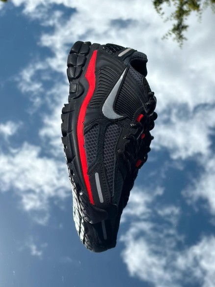 Nike Zoom Vomero 5 Black Metallic Silver - EU 38,5