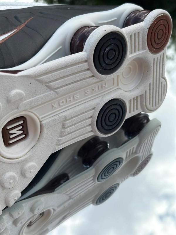Nike Shox R4 Sail Black Fauna Brown - EU 38,5 2