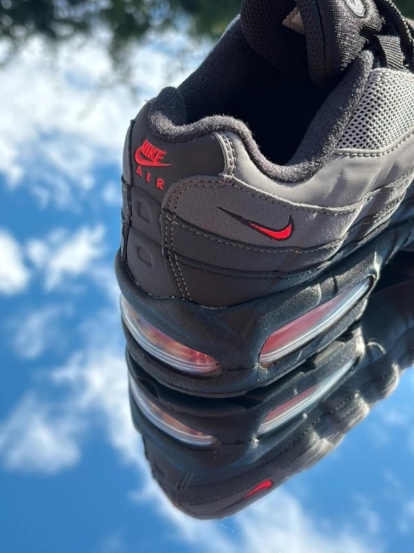Nike Air Max 95 Black Bright Crimson - EU 38,5 2