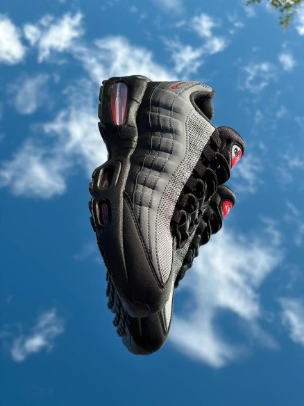 Nike Air Max 95 Black Bright Crimson - EU 38,5