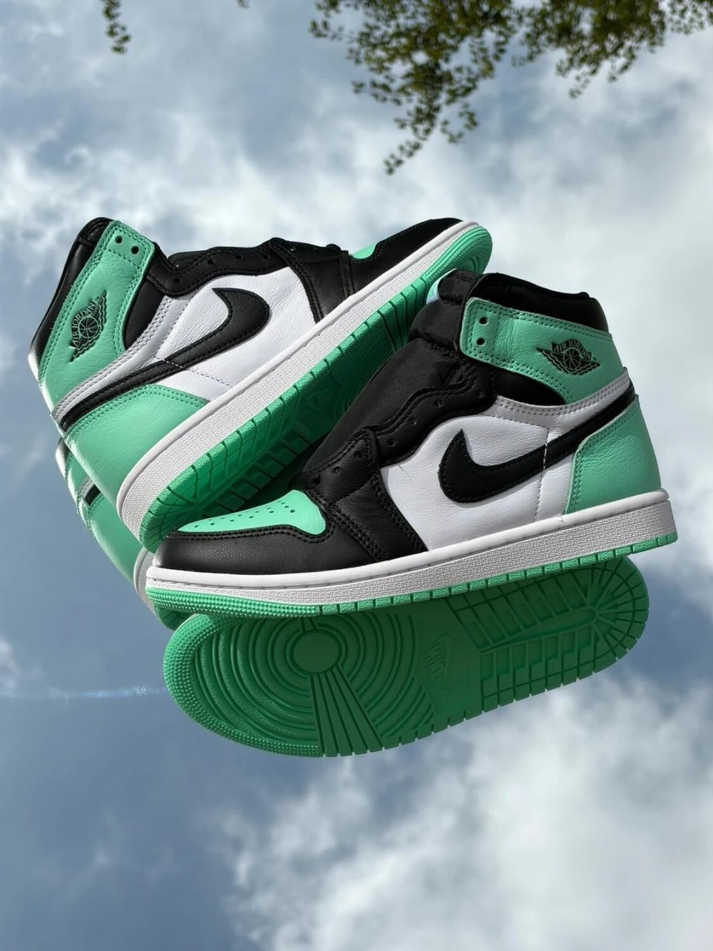 Air Jordan 1 High Retro OG Green Glow White Black - EU 38