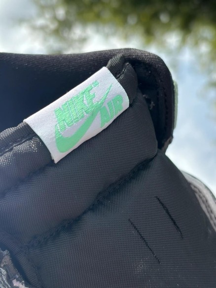 Air Jordan 1 High Retro OG Green Glow White Black - EU 38