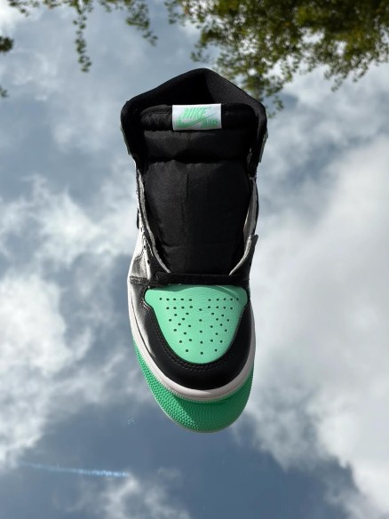Air Jordan 1 High Retro OG Green Glow White Black - EU 38