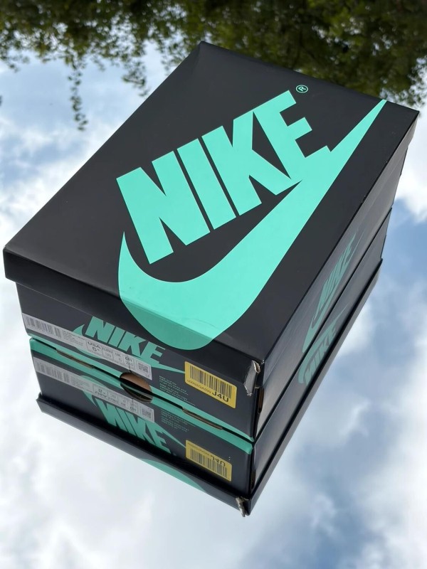Air Jordan 1 High Retro OG Green Glow White Black - EU 38 2