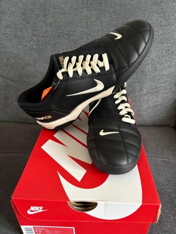 Nike Total 90 Black - EU 42