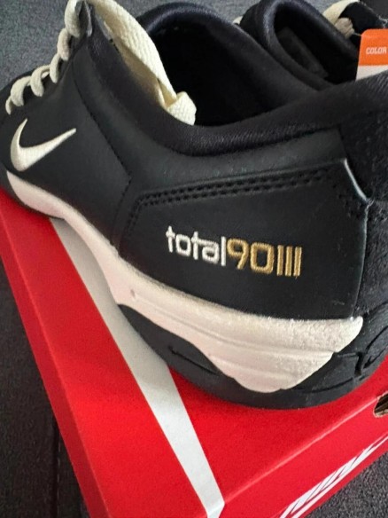 Nike Total 90 Black - EU 42