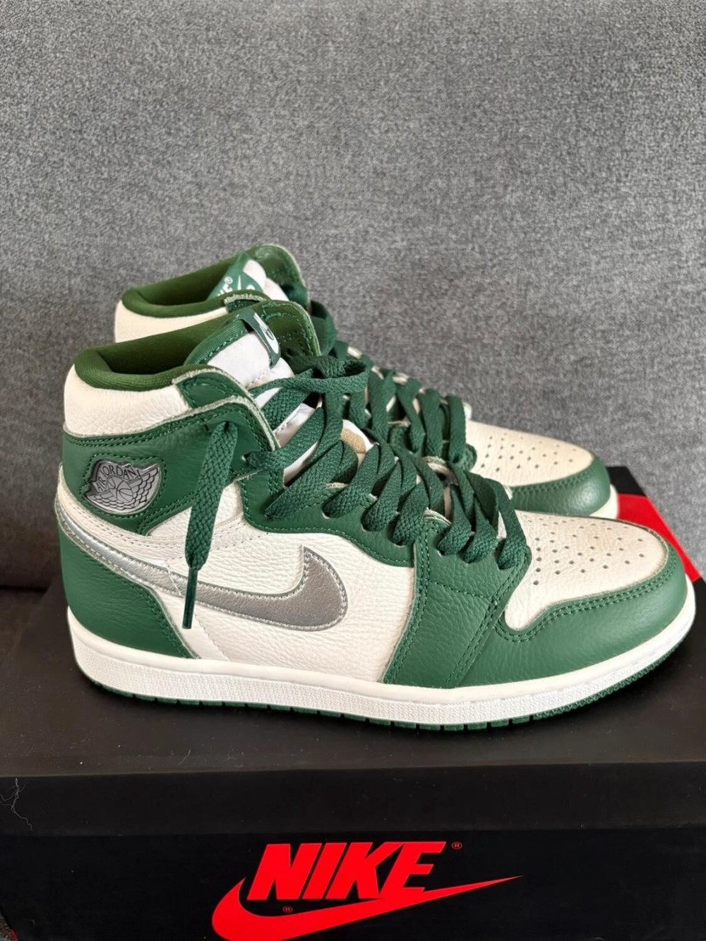 Jordan 1 Gorge Green - EU 40