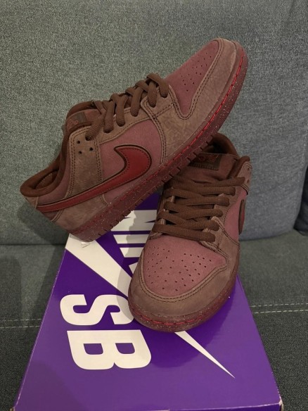 Nike SB Dunk Low Pro City of Love Burgundy - EU 42,5