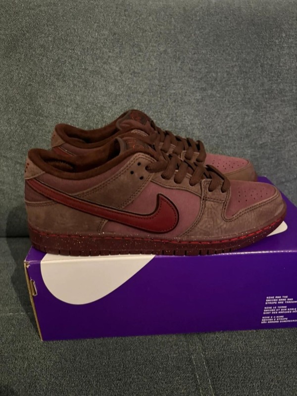 Nike SB Dunk Low Pro City of Love Burgundy - EU 42,5 2