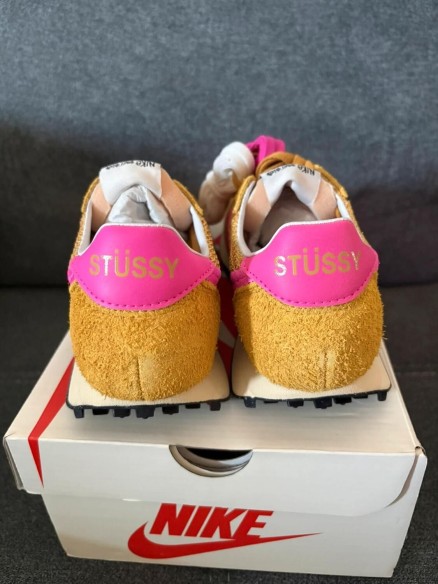Nike LD-1000 Stüssy Wheat Gold / Pink Blast - EU 40