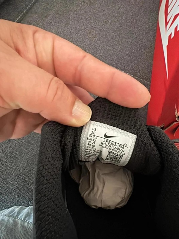 Nike Shox R4 Triple Black - EU 42 2