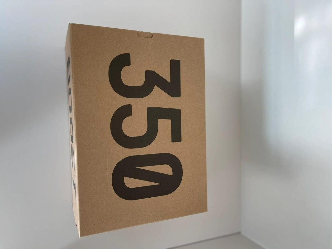 Adidas Yeezy 350 - EU 43 2