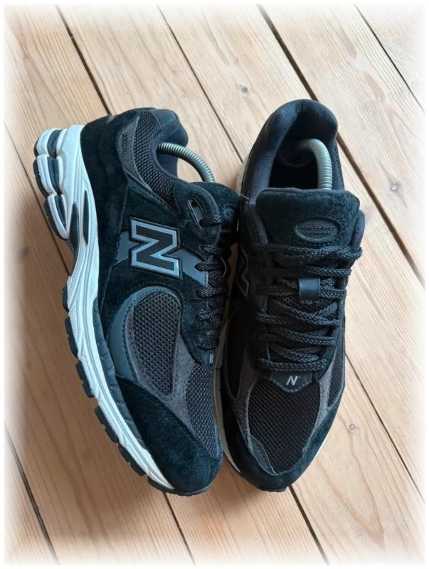 New balance 2002r black - EU 42