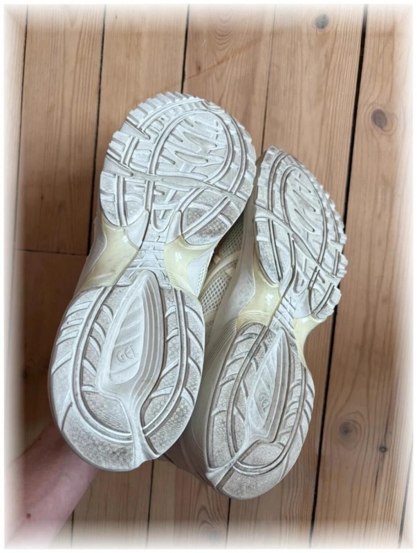 Asics 1090 V2 beige - EU 44 2