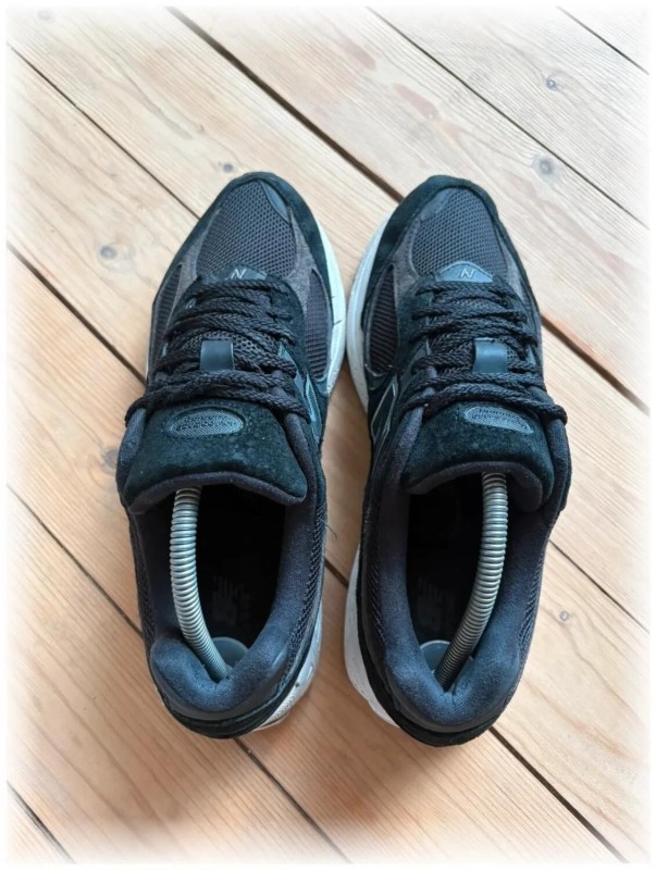 New balance 2002r black - EU 42 2