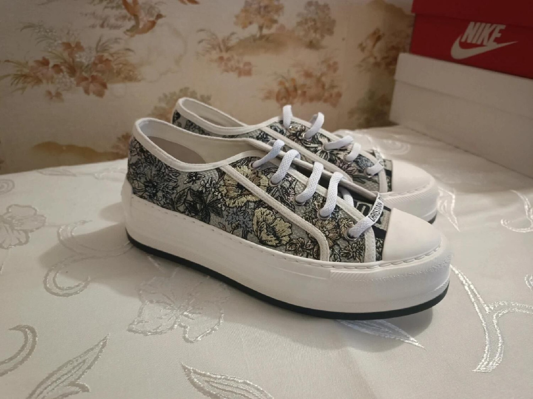 Dior Walk’n’Dior en toile brodée - EU 37