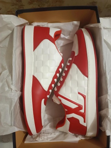 Louis Vuitton Rivoli White Red Damier Logo - EU 46