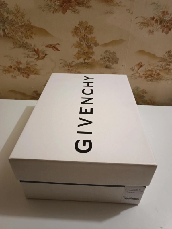 Givenchy baskets basses en daim noir - EU 46 2