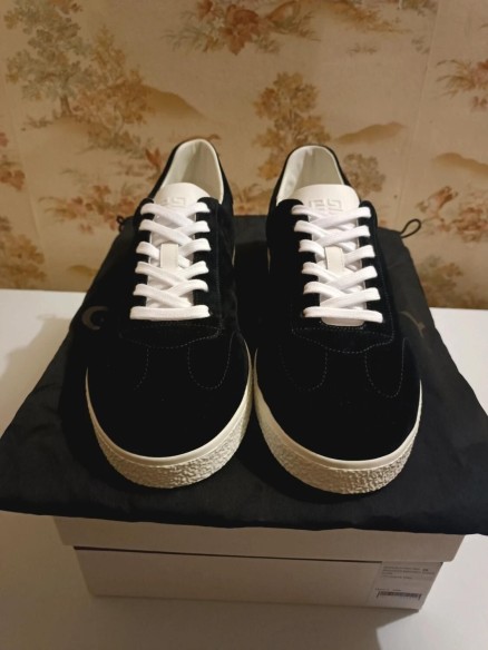 Givenchy baskets basses en daim noir - EU 46