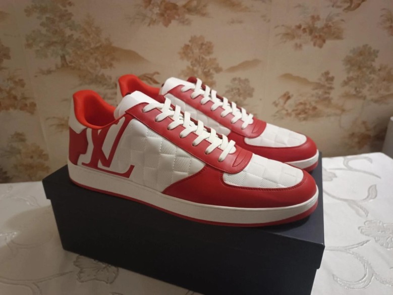 Louis Vuitton Rivoli White Red Damier Logo - EU 46