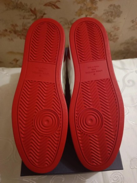 Louis Vuitton Rivoli White Red Damier Logo - EU 46