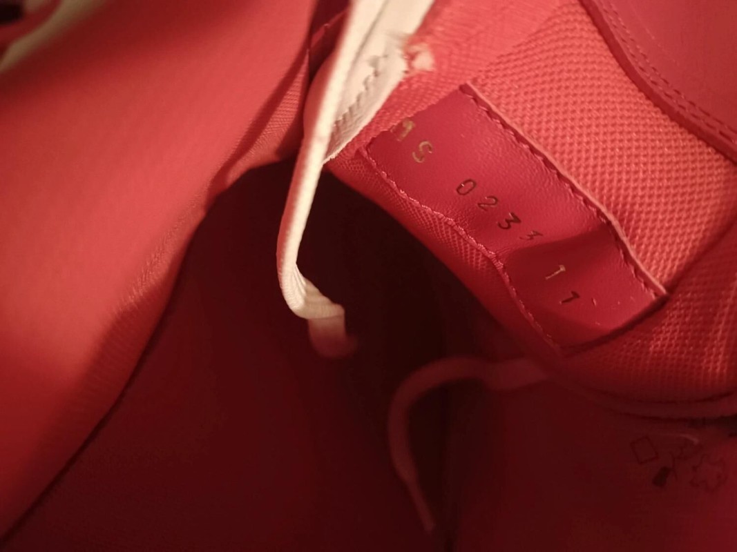 Louis Vuitton Rivoli White Red Damier Logo - EU 46 2