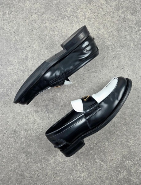 Mocassins Prada Two Tone Brushed Leather Loafers taille 42,5