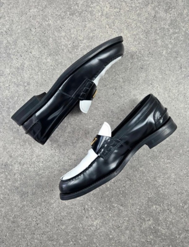 Mocassins Prada Two Tone Brushed Leather Loafers taille 42,5 2