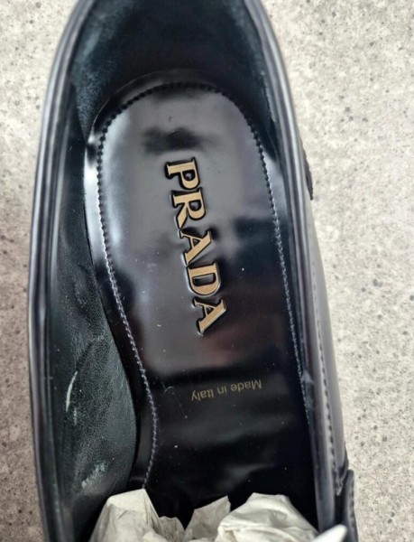 Mocassins Prada Two Tone Brushed Leather Loafers taille 42,5