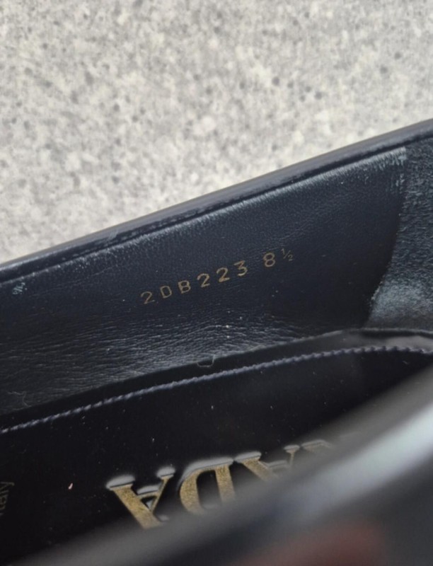 Mocassins Prada Two Tone Brushed Leather Loafers taille 42,5 2