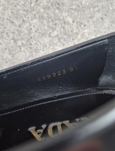 Mocassins Prada Two Tone Brushed Leather Loafers taille 42,5
