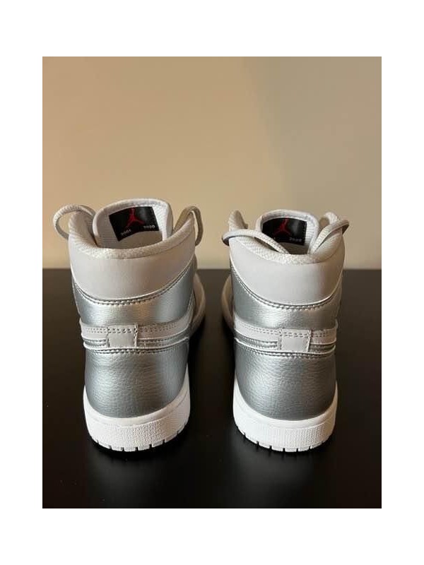 Air Jordan 1 Retro High CO Japan Neutral Grey (2020) 2