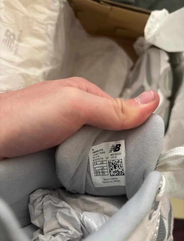 New Balance 9060 concrete grey taille 40,5 2