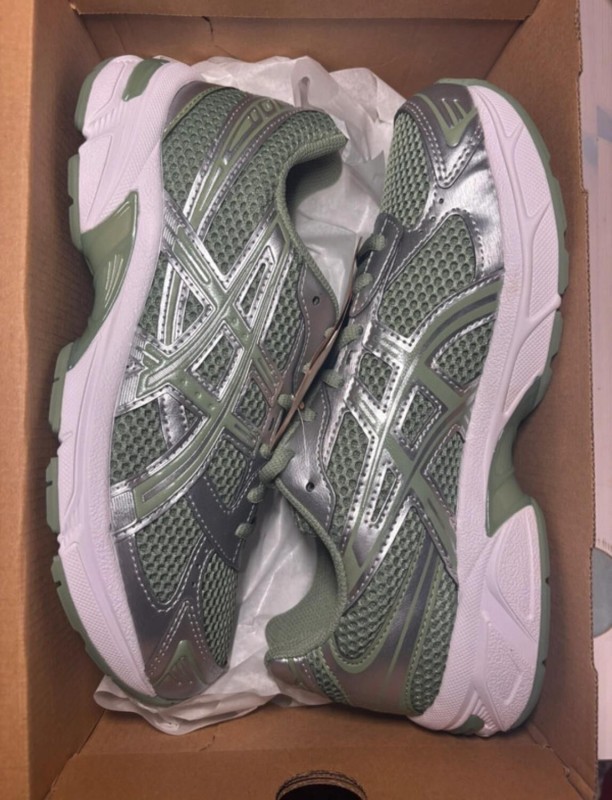 Asics 1130 swamp green pure silver taille 41,5 2