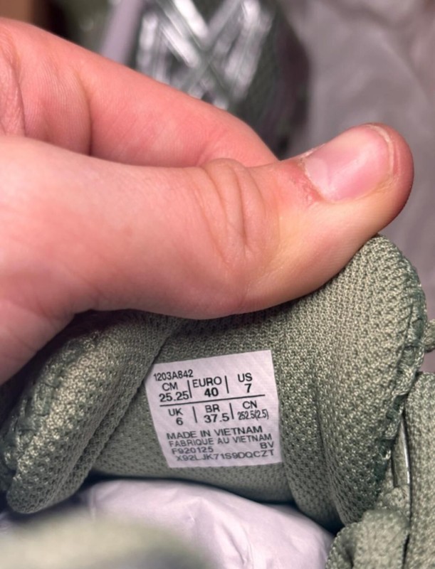 Asics 1130 swamp green pure silver taille 40 2