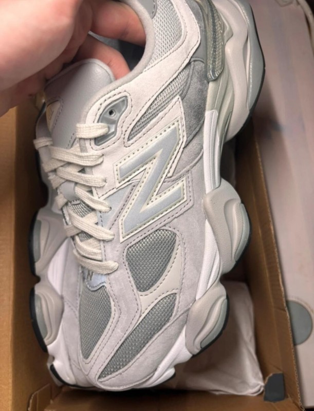 New Balance 9060 concrete grey taille 39,5 2