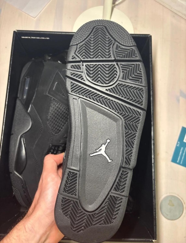Jordan 4 black cat (2020) taille 42,5 2