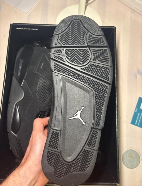 Jordan 4 black cat (2020) taille 42,5