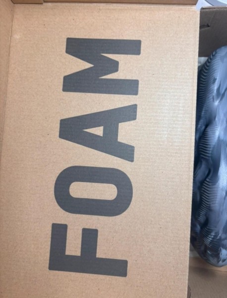 Yeezy foam RNR granite taille 39