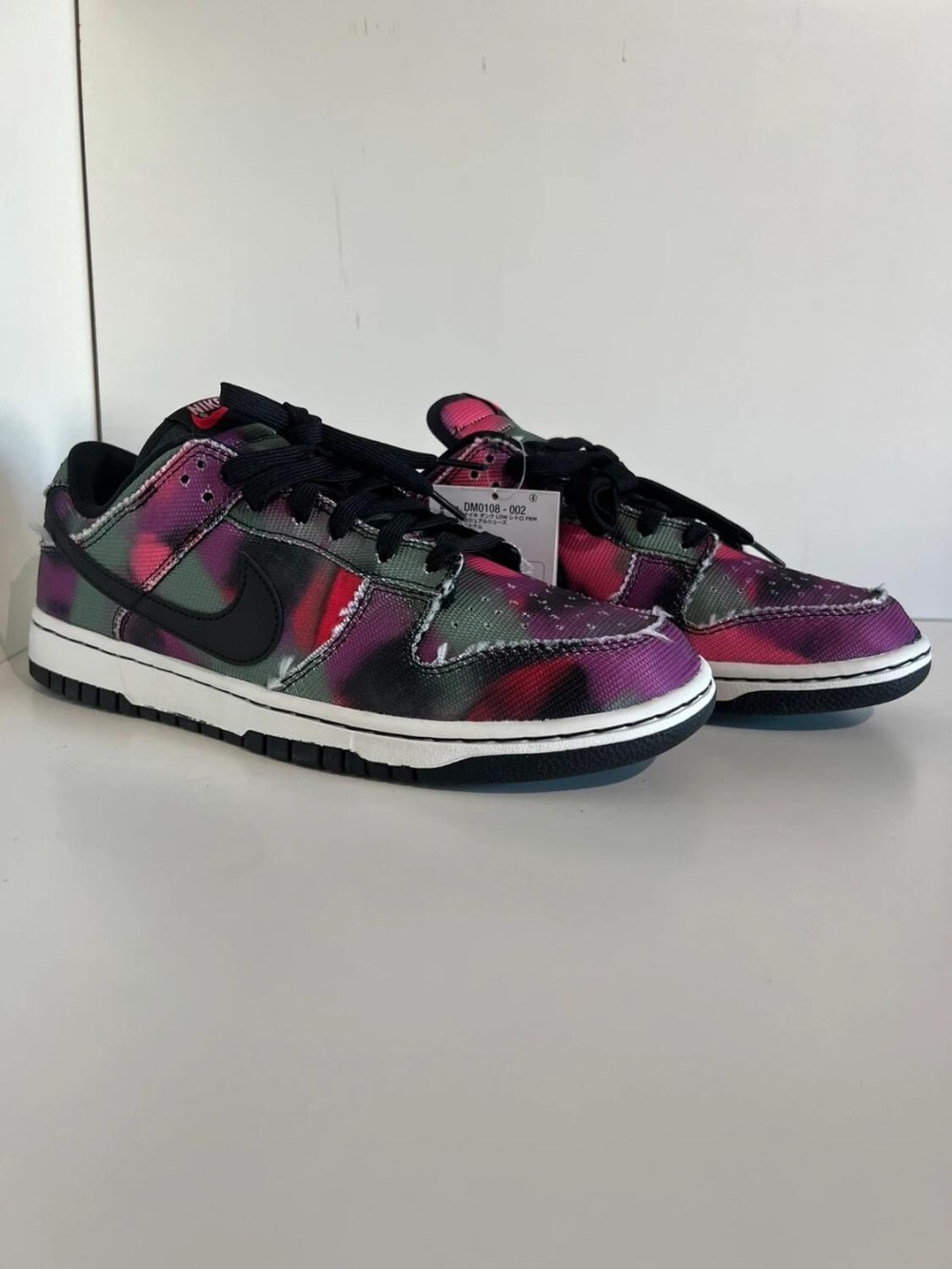 Nike Dunk low Graffiti Pink