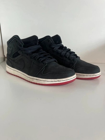 Nike Air Jordan 1 Mid Noveau Black Red
