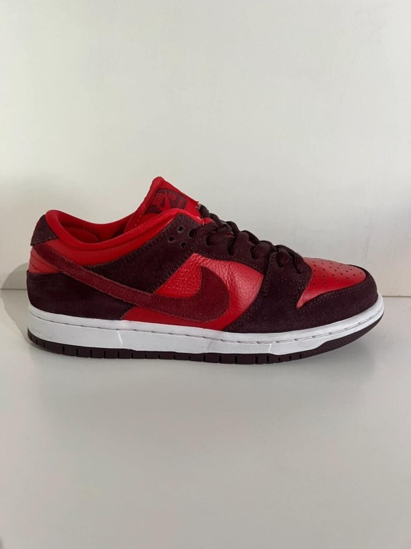Nike SB Dunk low Cherry 2