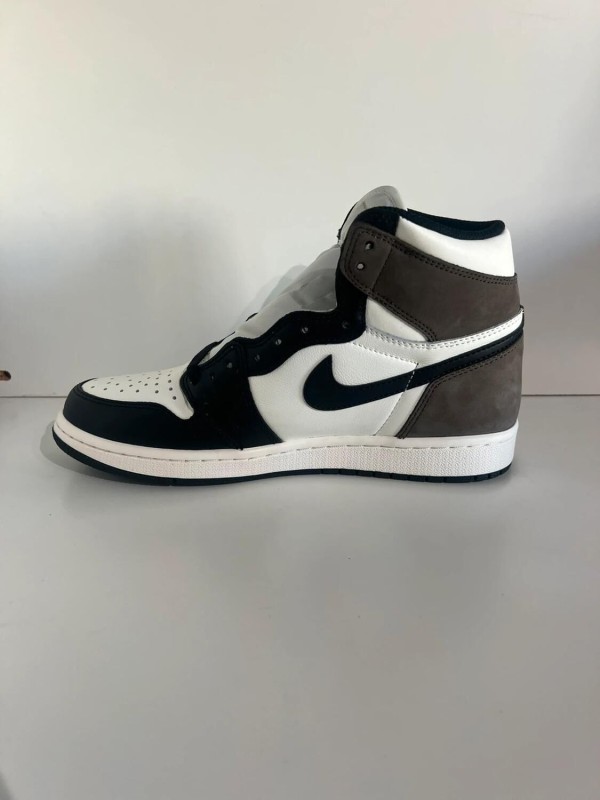 Nike Air Jordan 1 High Dark Mocha 2