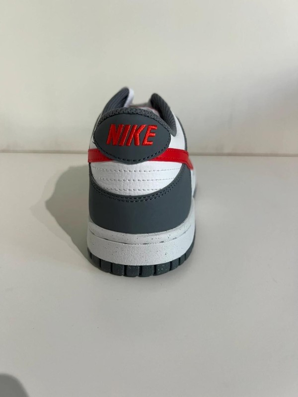 Nike dunk low Next Nature Smoke Grey Ligt Crimson (GS) 2