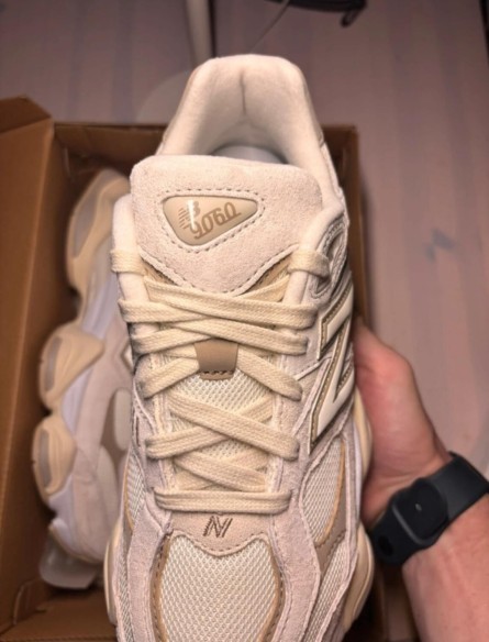 New Balance 9060 sea salt brown beige taille 39,5