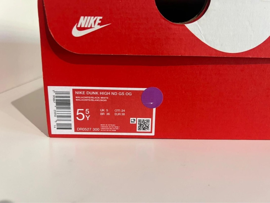 Nike Dunk High Celtics (GS) 2