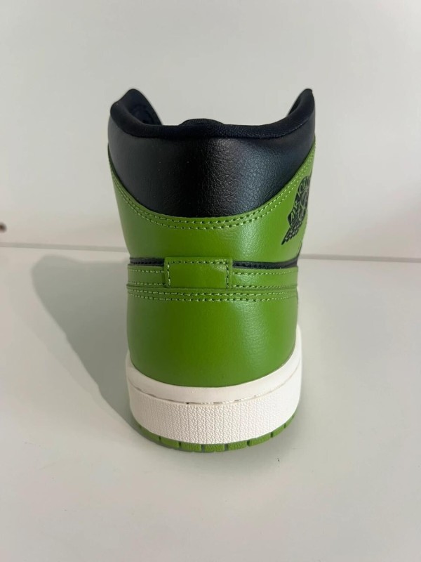 Nike Air Jordan 1 mid Altitude Green (W) 2