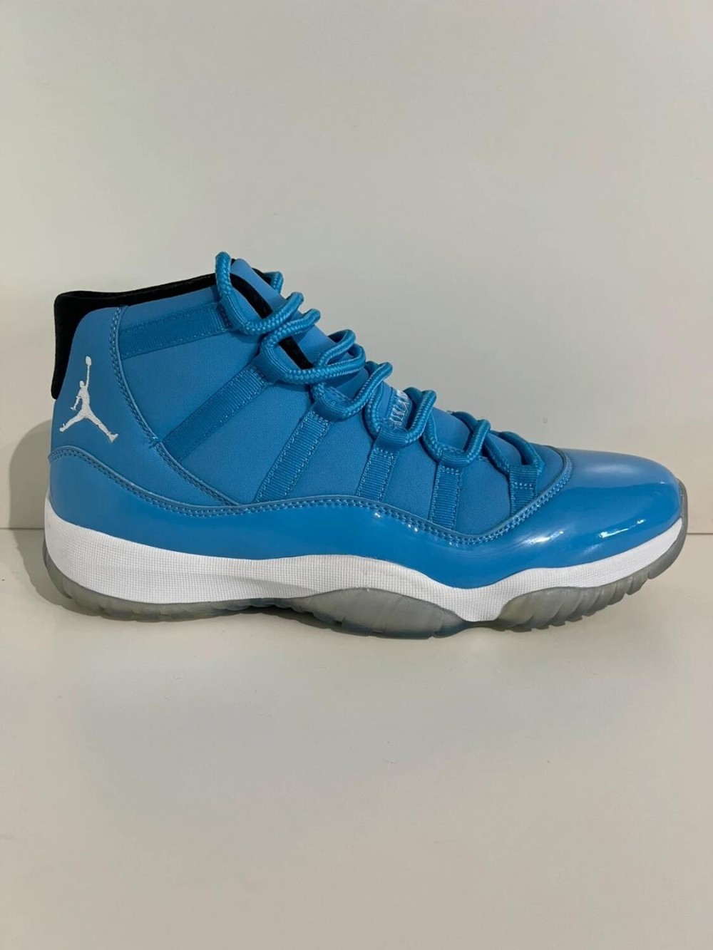 Nike Air Jordan 11 Pantone