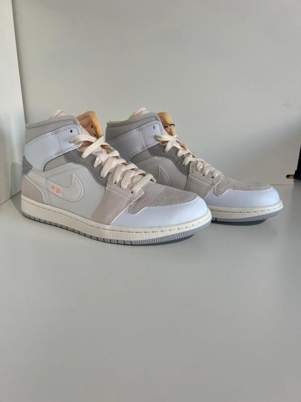 Nike Air Jordan 1 mid Craft Inside Out