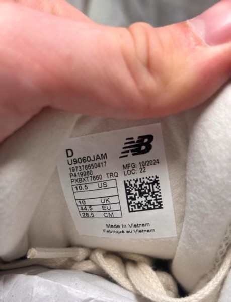 New Balance 9060 sea salt brown beige taille 44,5